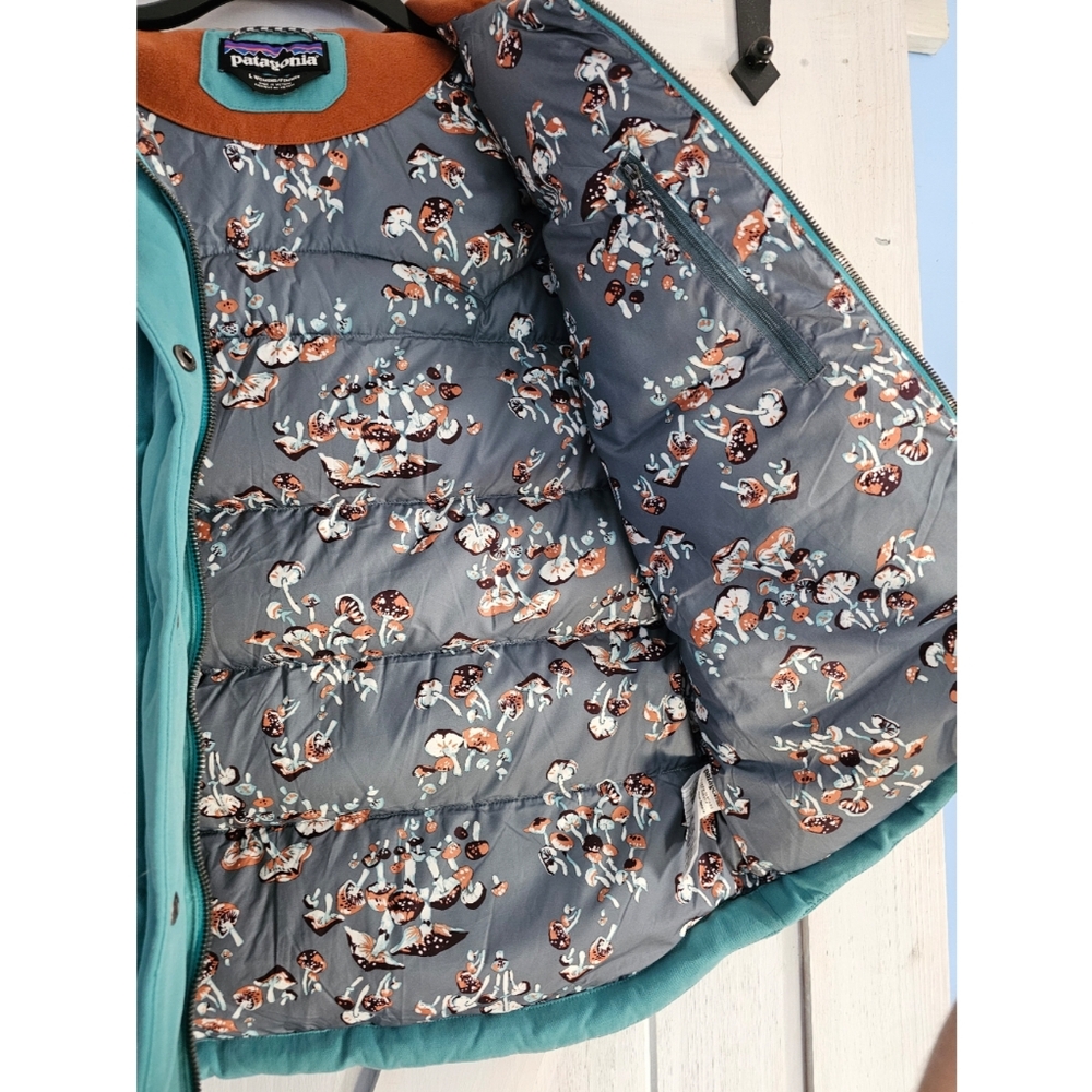 Patagonia Women's Hooded Bivy Vest - Picture 3 of 12